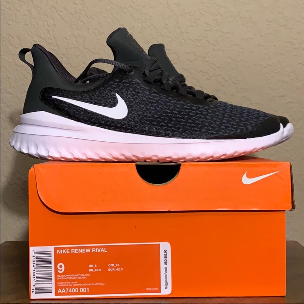 NIB Nike Renew Rival, Men’s size 9